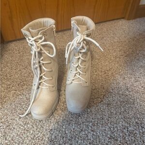 Soda Cream Lace-Up Boots Modern Design